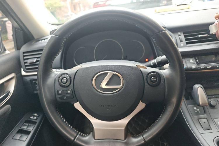 Used Lexus CT 2017 CT200h Elite Edition Monotone China VI Steering Wheel