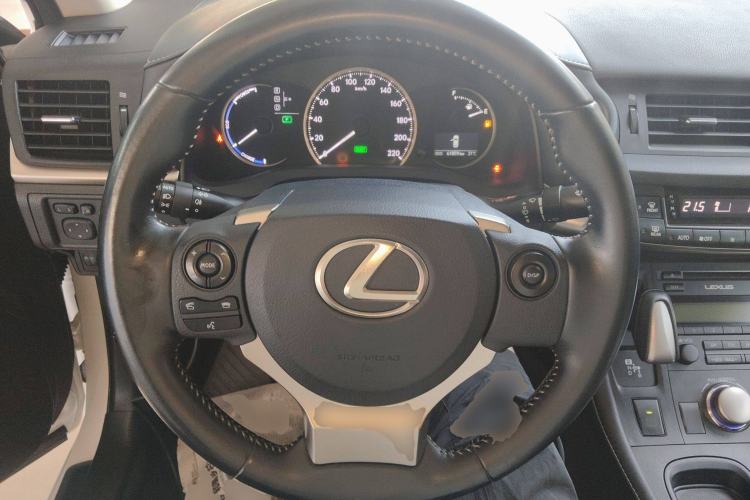 Used Lexus CT 2017 CT200h Elite Edition Monotone China VI Steering Wheel