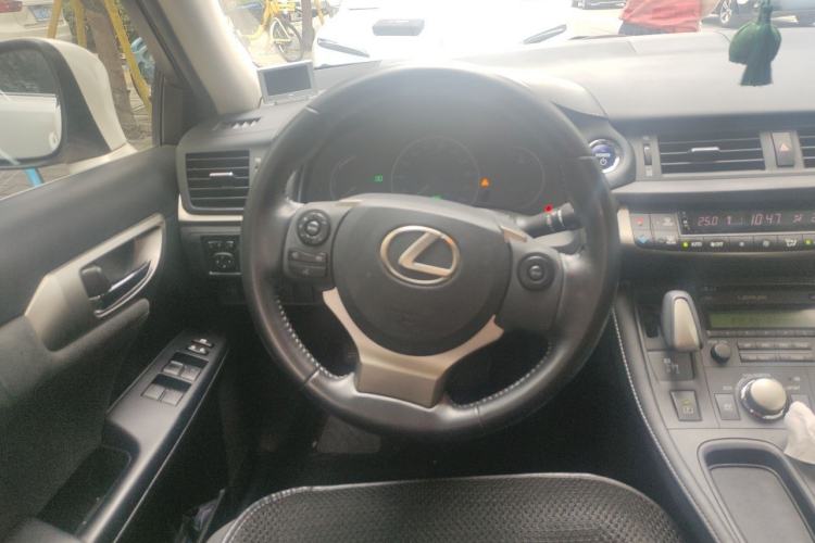 Used Lexus CT 2017 CT200h Elite Edition Monotone China VI Steering Wheel
