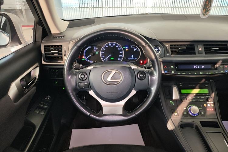 Used Lexus CT 2017 CT200h Elite Edition Monotone China VI Steering Wheel