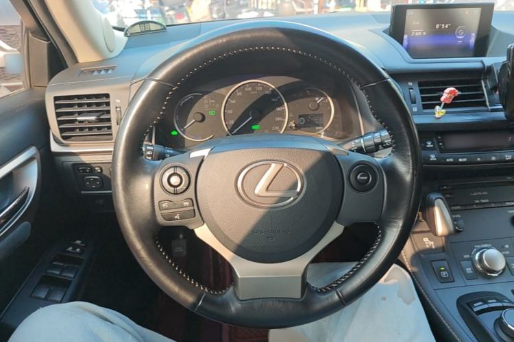 Used Lexus CT 2017 CT200h Comfort Edition Monochrome China V Standard Steering Wheel