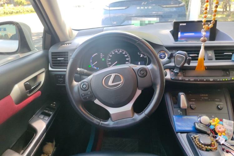 Used Lexus CT 2017 CT200h Comfort Edition Monochrome China VI Steering Wheel