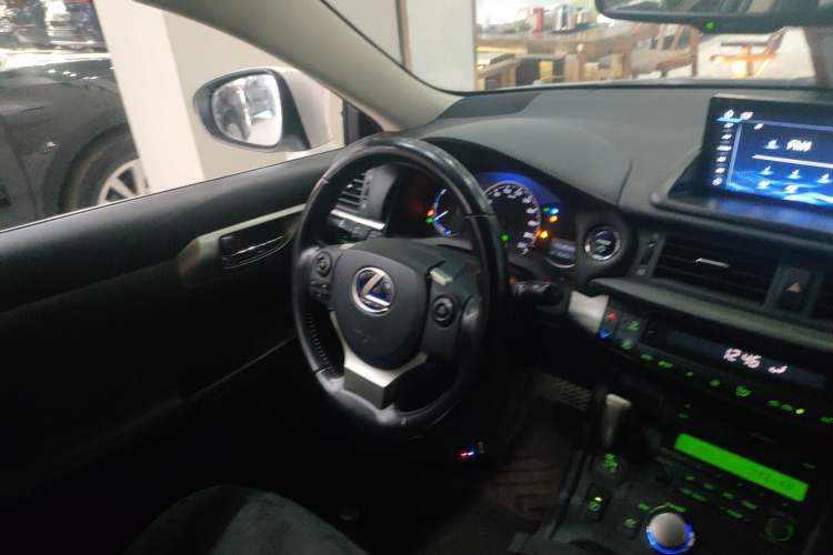 Used Lexus CT 2017 CT200h Elite Edition Monotone China VI Steering Wheel