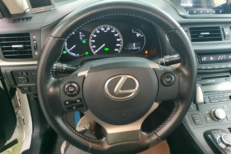 Used Lexus CT 2017 CT200h Elite Edition Monotone China VI Steering Wheel