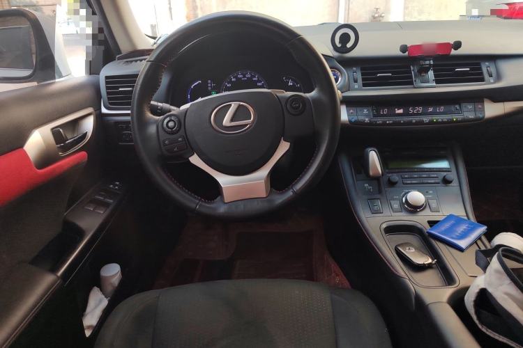 Used Lexus CT 2017 CT200h Elite Edition Two-Tone China V Standard Steering Wheel