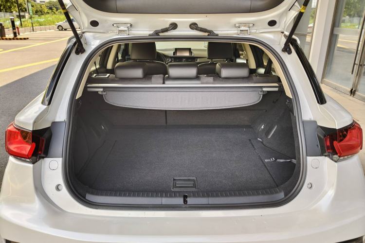 Used Lexus CT 2017 CT200h Comfort Edition Monochrome China VI Trunk