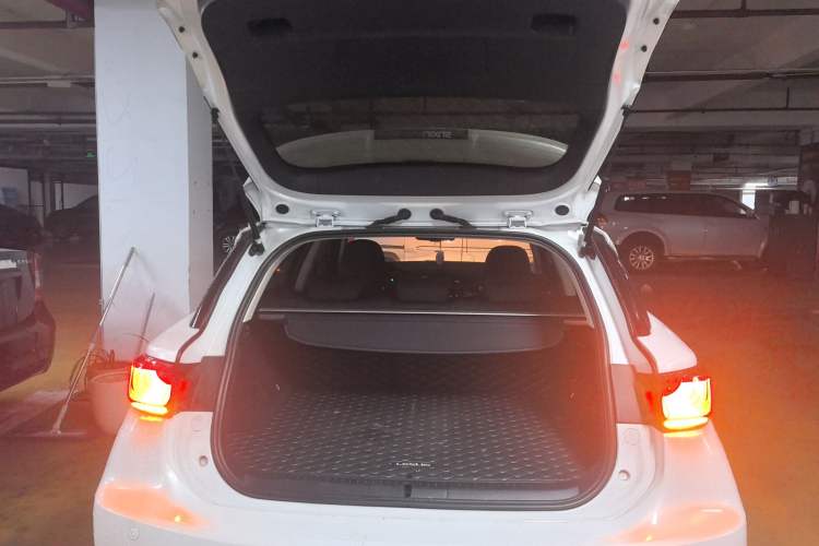 Used Lexus CT 2017 CT200h Elite Edition Solid Color China V Standard Trunk