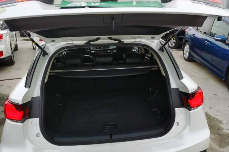 Used Lexus CT 2017 CT200h Elite Edition Solid Color China V Standard Trunk