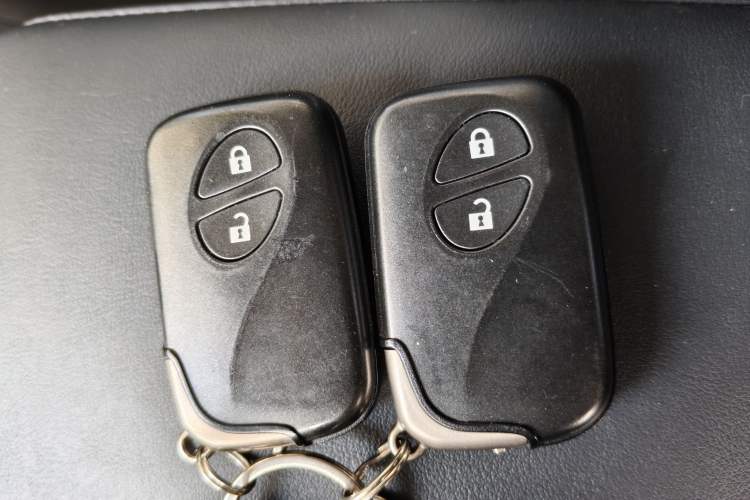 Used Lexus CT 2017 CT200h Comfort Edition Monochrome China VI Vehicle Key