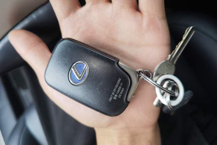 Used Lexus CT 2017 CT200h Comfort Edition Monochrome China VI Vehicle Key