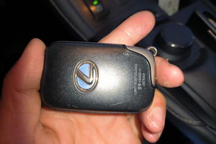 Used Lexus CT 2017 CT200h Comfort Edition Monochrome China VI Vehicle Key