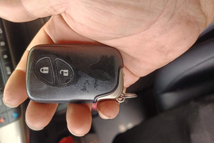 Used Lexus CT 2017 CT200h Comfort Edition Monochrome China VI Vehicle Key
