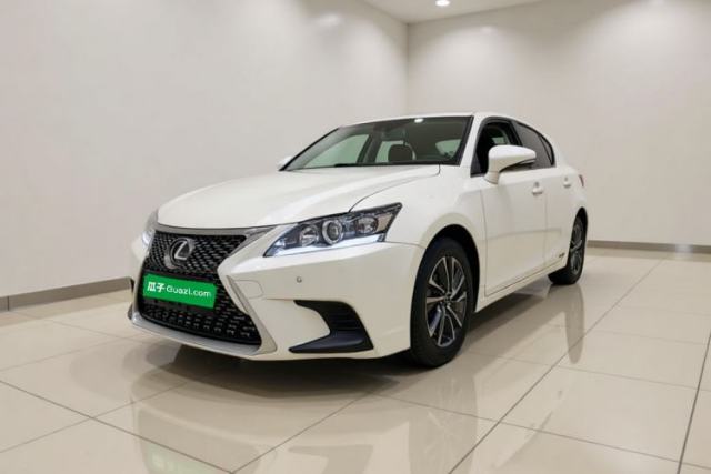 Lexus CT 2017 CT200h Elite Edition Solid Color China V Standard d’occasion