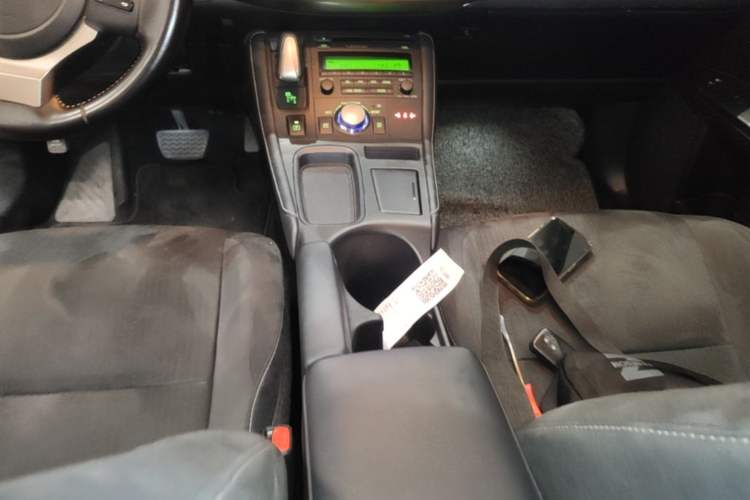 Used Lexus CT 2020 CT200h Elite Edition Two-Tone Gear Lever