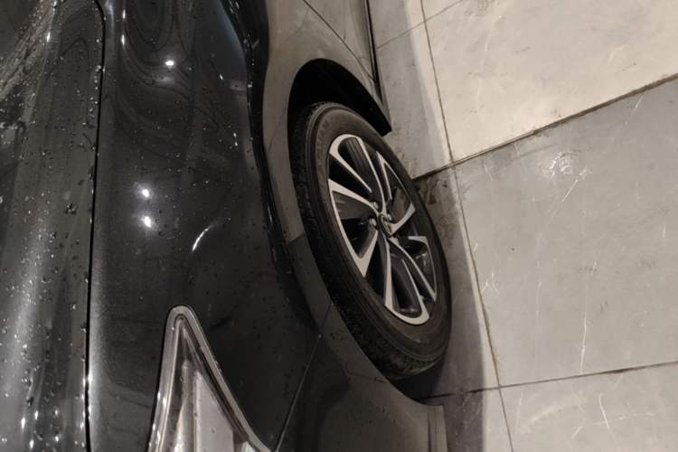 Used Lexus CT 2020 CT200h Elite Edition Two-Tone Left Front Wheel Hub
