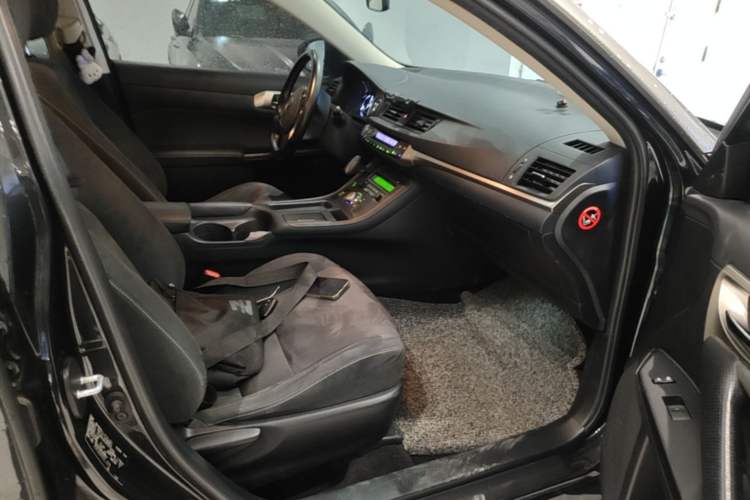 Used Lexus CT 2020 CT200h Elite Edition Two-Tone Right Front Seat
