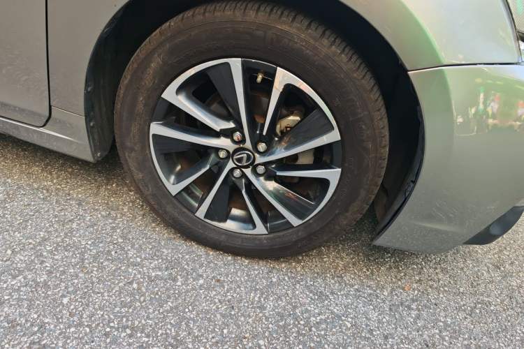 Used Lexus CT 2020 CT200h Elite Edition Monochrome Right Front Wheel Hub
