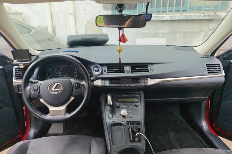 Used Lexus CT 2020 CT200h Elite Edition Monochrome Center Console