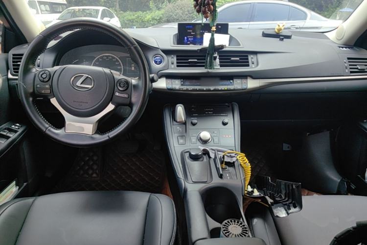Used Lexus CT 2020 CT200h Comfort Edition Monochrome Center Console