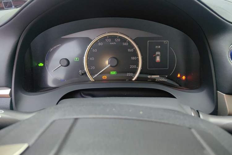 Used Lexus CT 2020 CT200h Comfort Edition Monochrome Odometer Close Up
