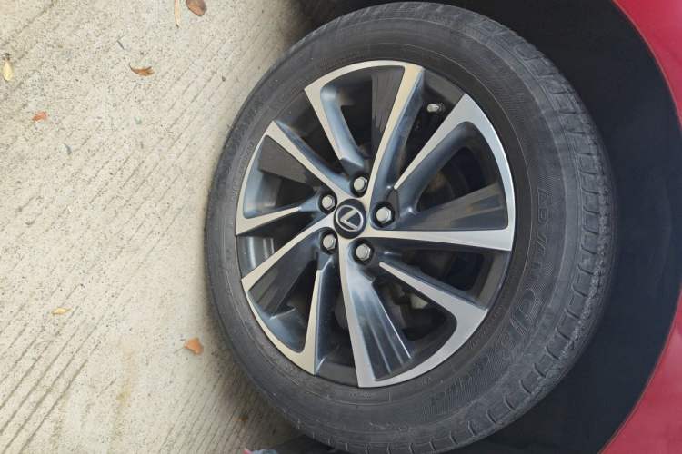Used Lexus CT 2020 CT200h Elite Edition Monochrome Right Front Wheel Hub