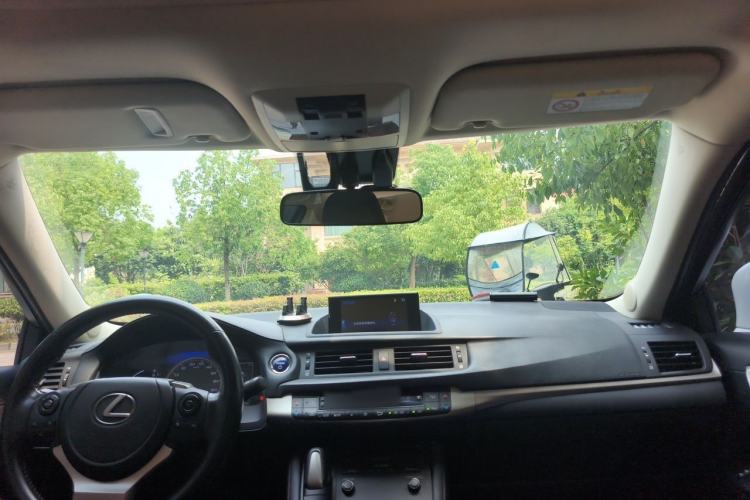 Used Lexus CT 2020 CT200h Comfort Edition Two-Tone Center Console