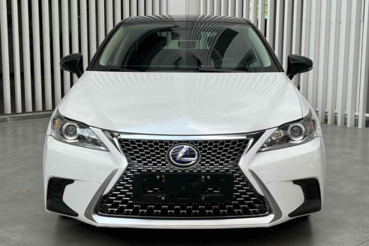 Used Lexus CT 2020 CT200h Elite Edition Two-Tone Exterior 1