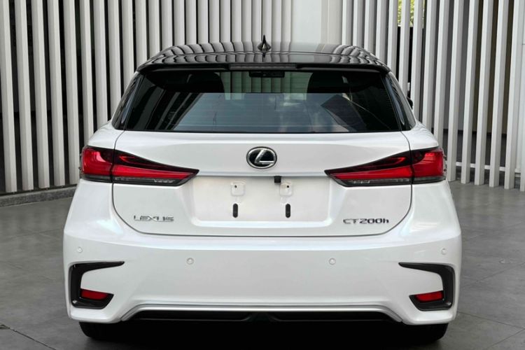 Used Lexus CT 2020 CT200h Elite Edition Two-Tone Exterior 2