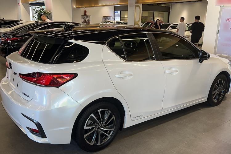 Used Lexus CT 2020 CT200h Elite Edition Two-Tone Exterior 5