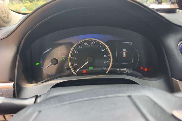 Used Lexus CT 2020 CT200h Comfort Edition Two-Tone Instrument Cluster
