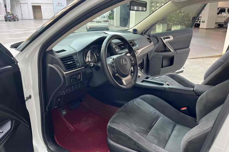Used Lexus CT 2020 CT200h Elite Edition Two-Tone Interior 2