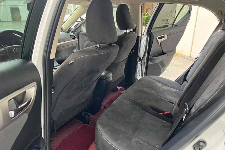 Used Lexus CT 2020 CT200h Elite Edition Two-Tone Interior 3