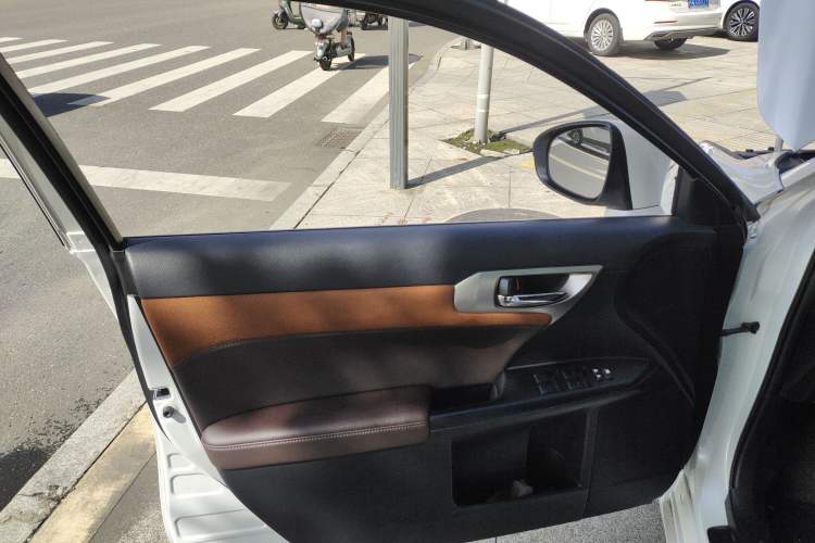 Used Lexus CT 2020 CT200h Comfort Edition Monochrome Interior 4