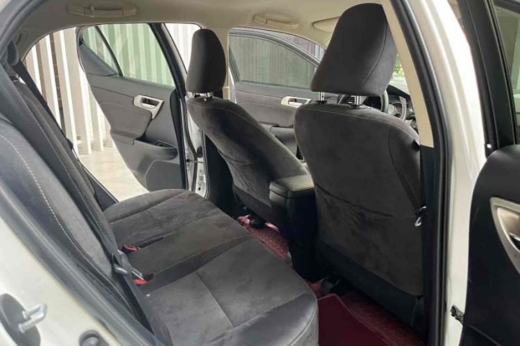 Used Lexus CT 2020 CT200h Elite Edition Two-Tone Interior 5
