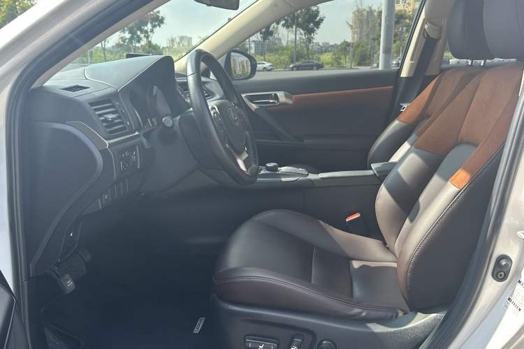 Used Lexus CT 2020 CT200h Comfort Edition Monochrome Interior 6