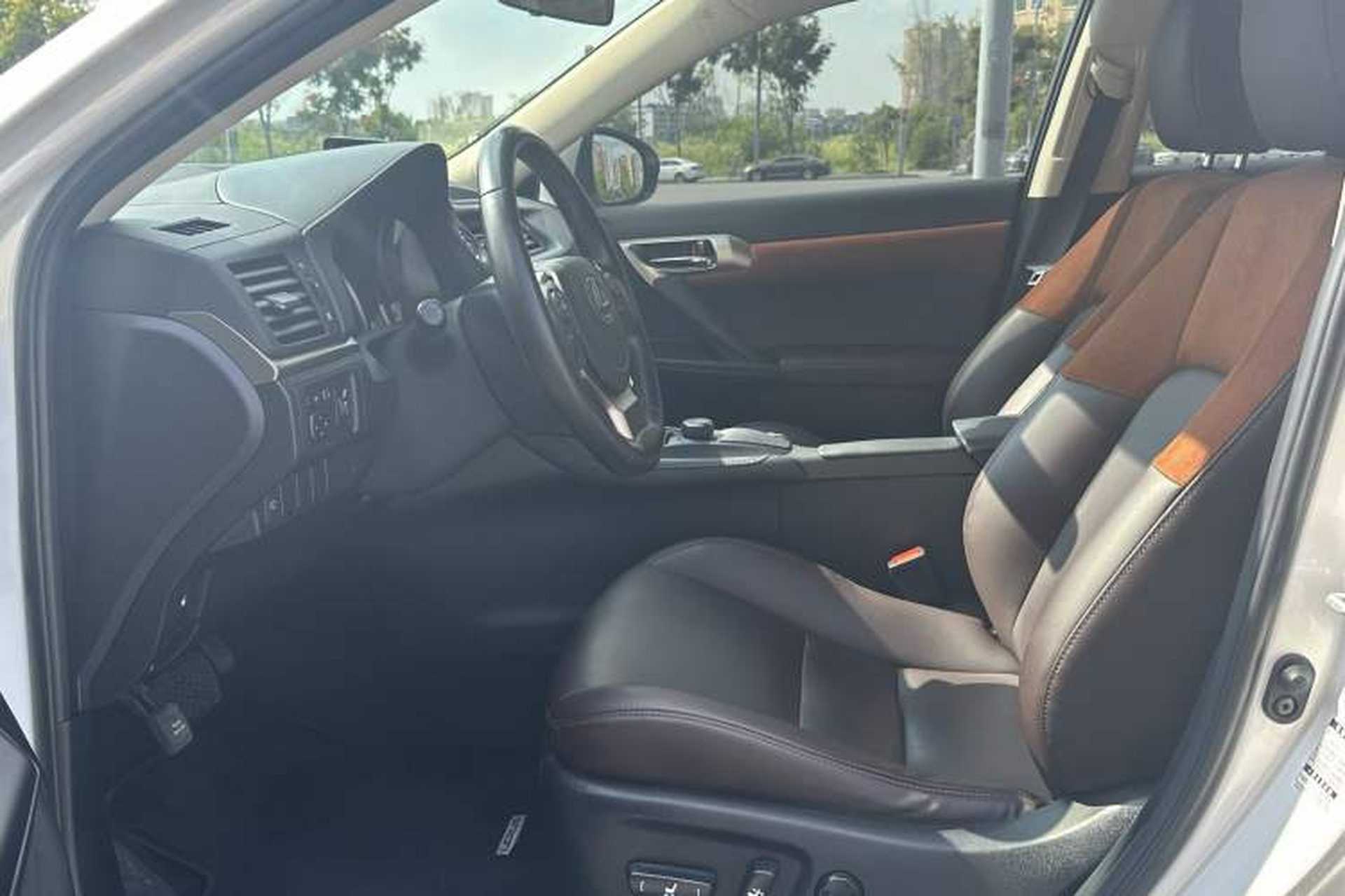 Used Lexus CT 2020 CT200h Comfort Edition Monochrome Interior 6