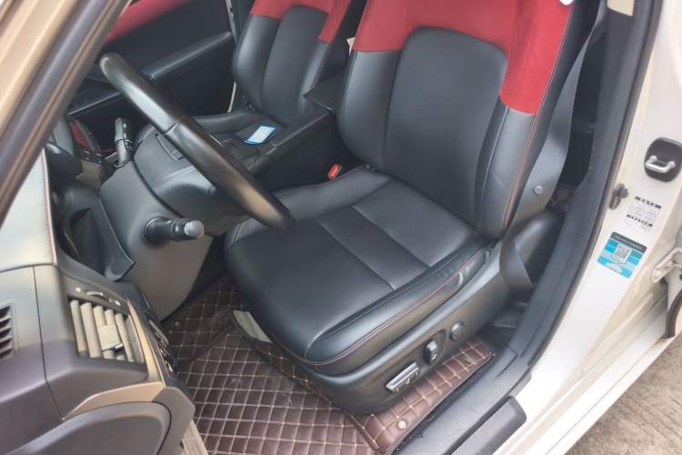 Used Lexus CT 2020 CT200h Comfort Edition Two-Tone Left Front Seat