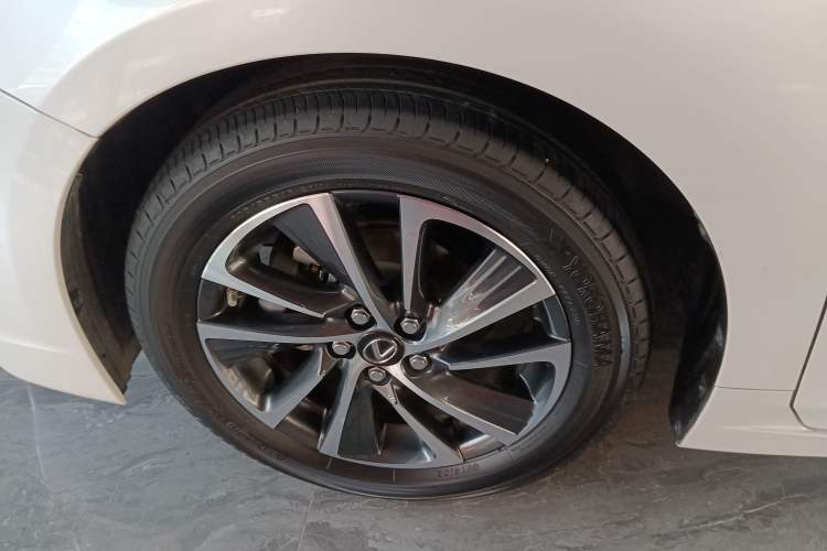 Used Lexus CT 2020 CT200h Comfort Edition Monochrome Left Front Wheel Hub