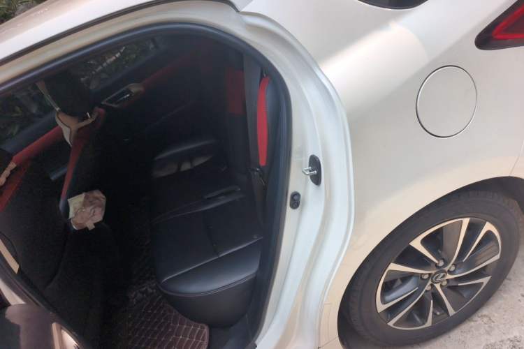 Used Lexus CT 2020 CT200h Comfort Edition Two-Tone Left Rear Seat