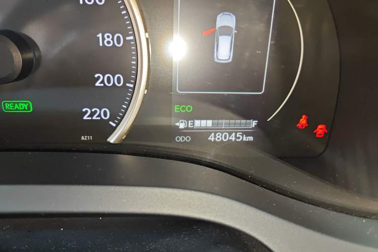 Used Lexus CT 2020 CT200h Elite Edition Monochrome Odometer Close Up