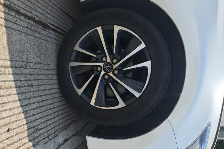 Used Lexus CT 2020 CT200h Elite Edition Monochrome Right Front Wheel Hub