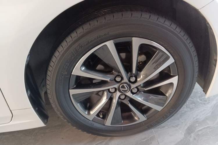 Used Lexus CT 2020 CT200h Comfort Edition Monochrome Right Front Wheel Hub