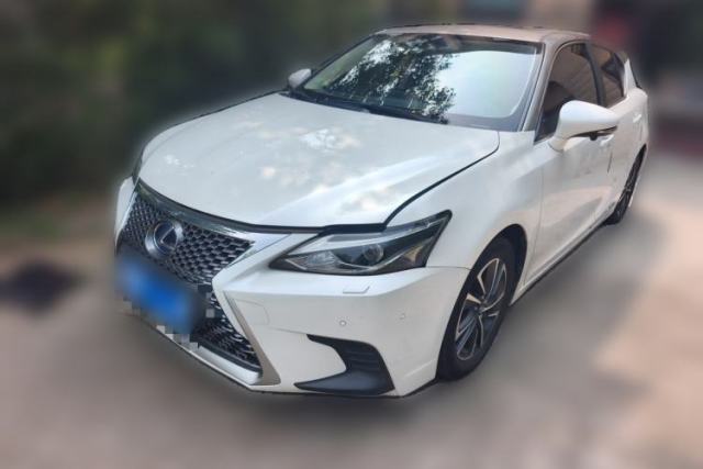 Ojetý Lexus CT 2020 CT200h Comfort Edition Two-Tone