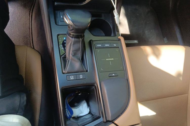 Used Lexus ES 2018 200 Luxury Edition China V Standard Gear Lever