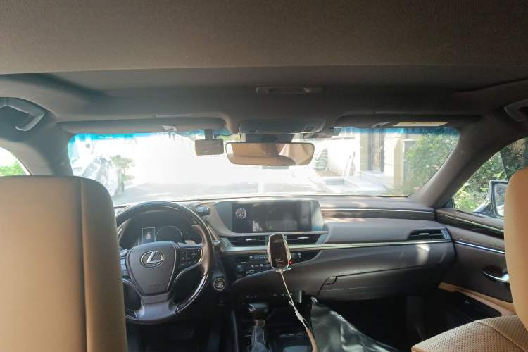 Used Lexus ES 2018 200 Luxury Edition China V Standard Headliner