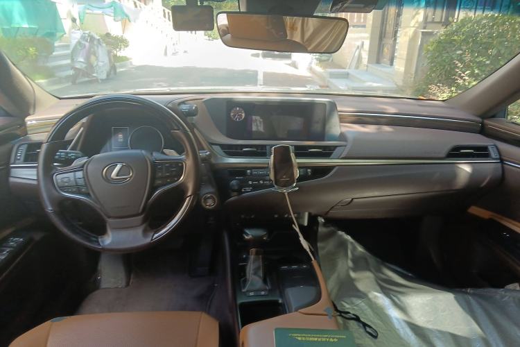 Used Lexus ES 2018 200 Luxury Edition China V Standard Interior 2