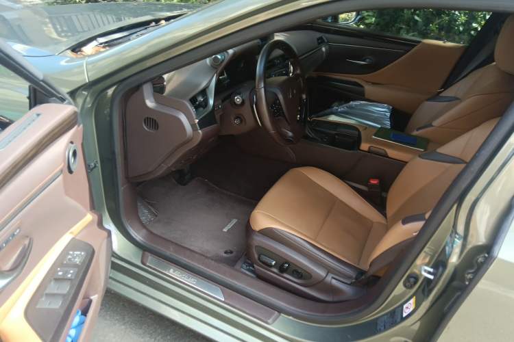 Used Lexus ES 2018 200 Luxury Edition China V Standard Interior 3
