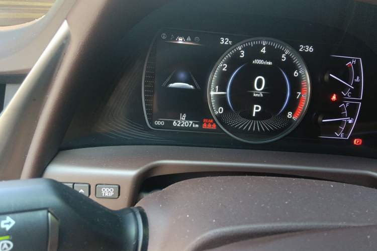 Used Lexus ES 2018 200 Luxury Edition China V Standard Odometer Close Up