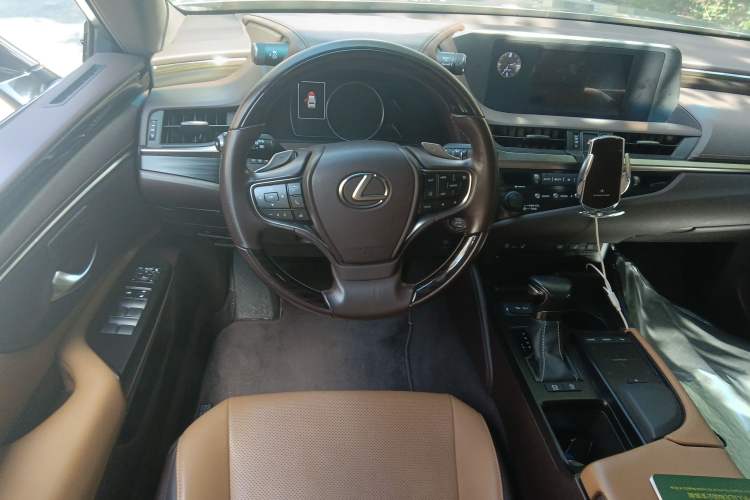 Used Lexus ES 2018 200 Luxury Edition China V Standard Steering Wheel