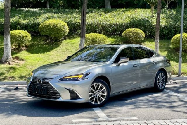 Used Lexus ES 2025 300h Deluxe Edition